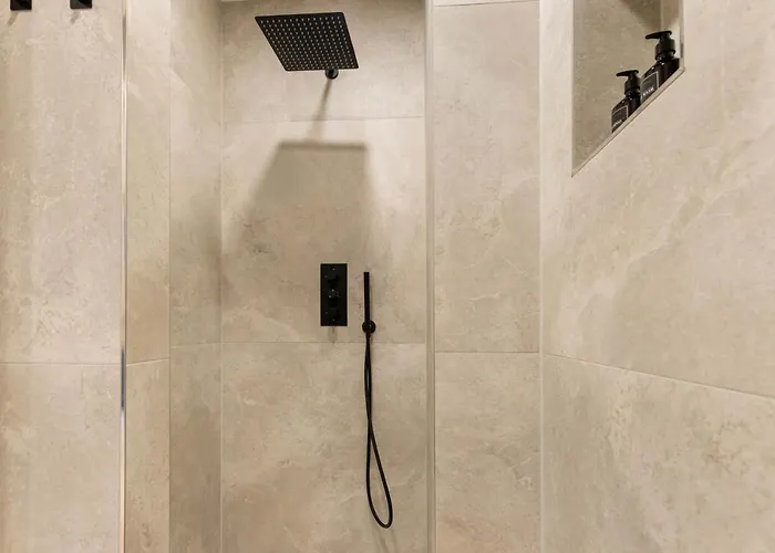 Design I Center I Kingbed I New